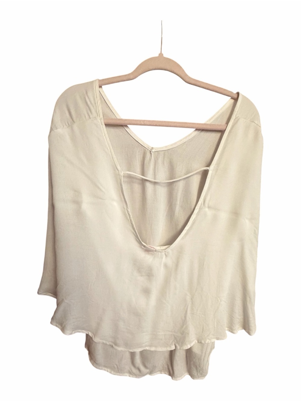 Guess Ladies white cape sleeve popover blouse - Size Large-NWT - Picture 7 of 11